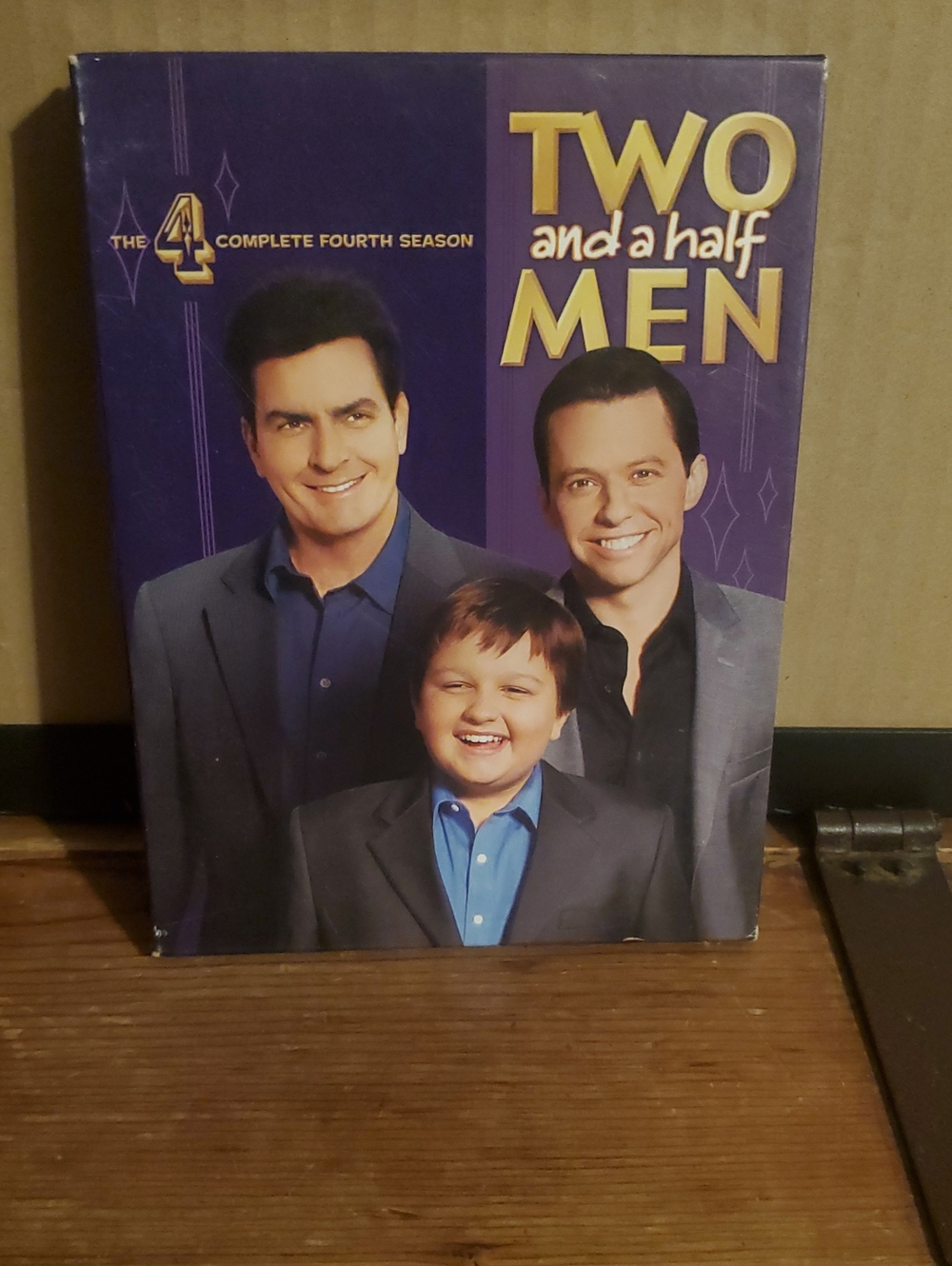 Two and a Half Men - The Complete Fourth Season DVD Box Set - Purple/Gold